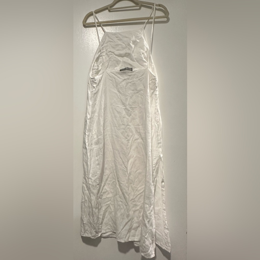 Reformation🤍
Mini Dress💗 - Picture 3 of 7